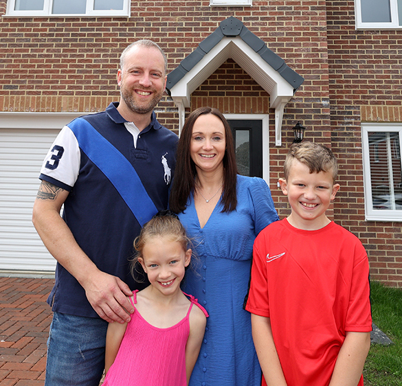 Dated: 04/08/2023
Persimmons Homes Houghton le Spring
Lee and Caroline Gunning with their children Emily aged 7, and Harry aged 9,and their  dog Luna move into their new home.